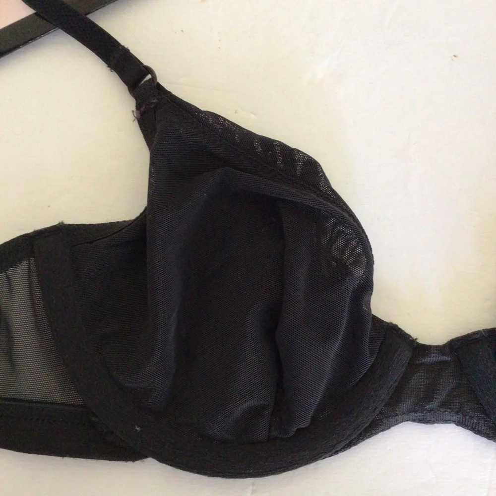 VICTORIAS SECRET BODY BY VICTORIA BLACK SEQUINED DEMI PUSH UP BRA SIZE 34A